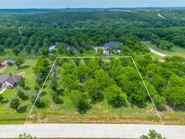 2184 E Landings N, Granbury, TX 76049