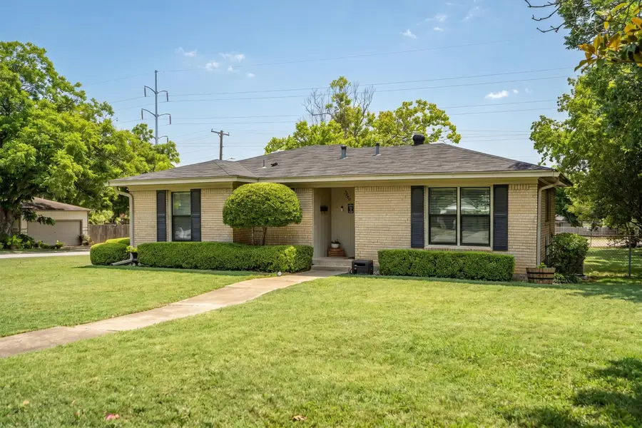 3860 W Spurgeon Street, Fort Worth, TX 76133 - #2