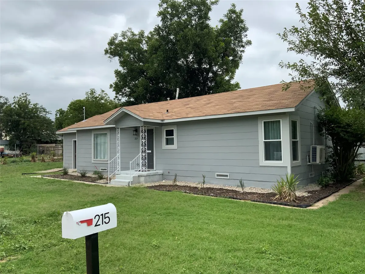 215 S 4th Street, Jacksboro, TX 76458 - #1