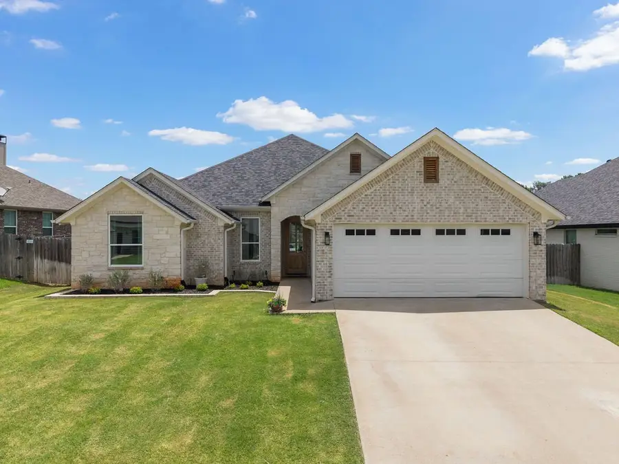 1121 Nate Cir., Bullard, TX 75757 - #2