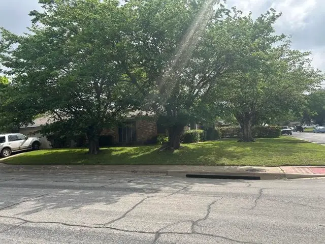 236 Hallbrook Drive, Fort Worth, TX 76134 - #2