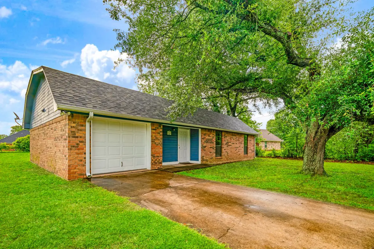 350 Town East Drive, Reno, TX 75462 - #1