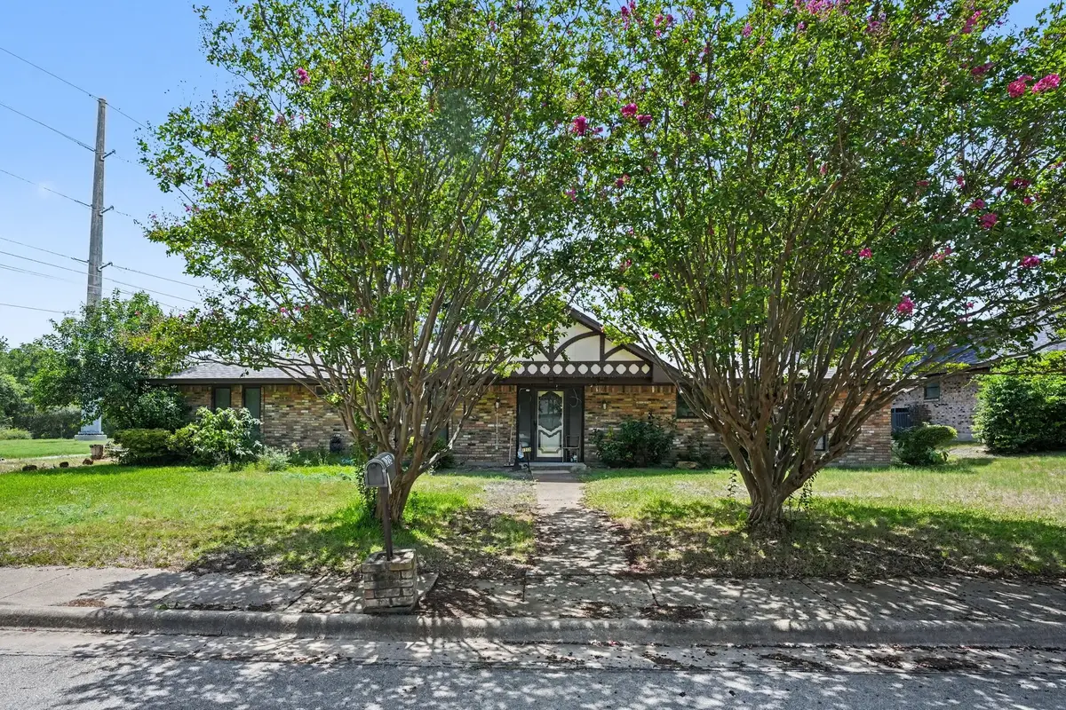 1215 Thunderbrook Drive, Desoto, TX 75115 - #1