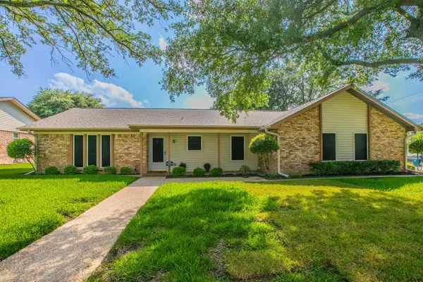 241 Travis Lane, Hewitt, TX 76643