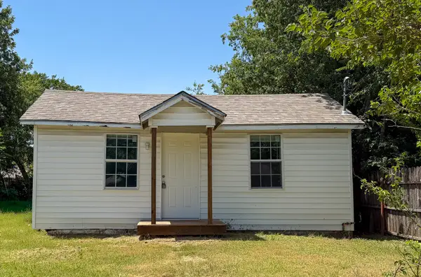 1104 N Mill Street, Bowie, TX 76230