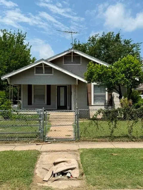 2203 Pearl Avenue, Fort Worth, TX 76164