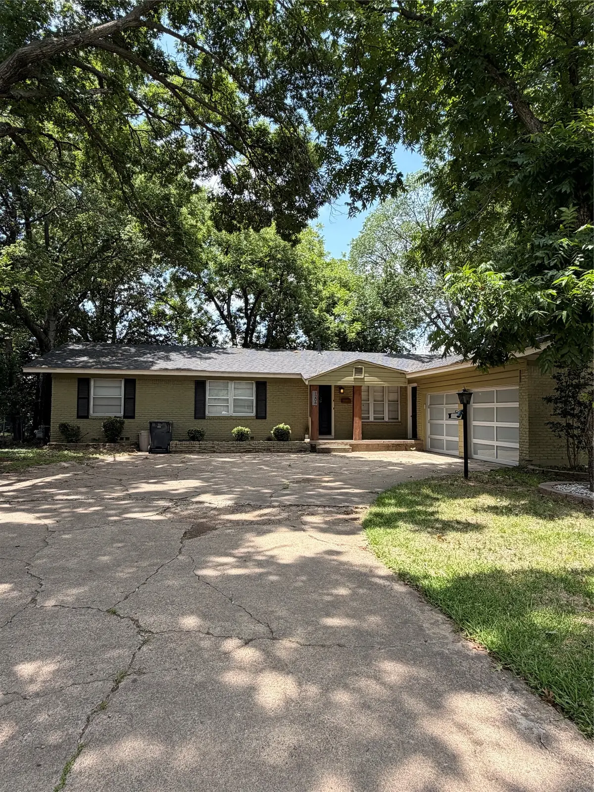 1206 Waggoner Drive, Arlington, TX 76013 - #1
