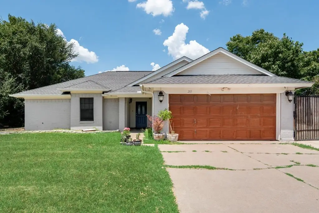 205 Freedom Lane, Arlington, TX 76002 - #1