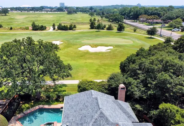 702 Buttermilk Drive, Arlington, TX 76006