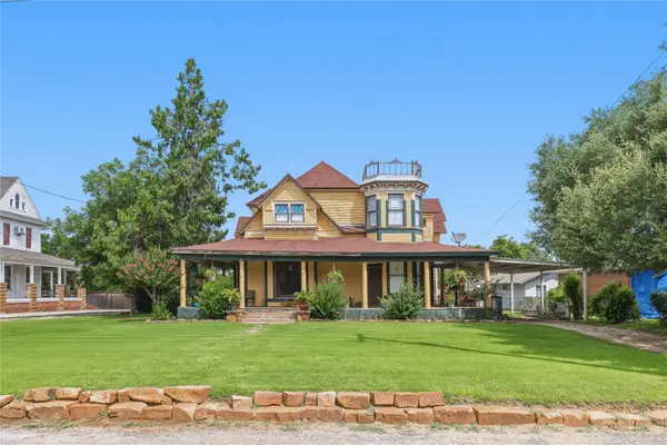 607 Coggin Avenue, Brownwood, TX 76801