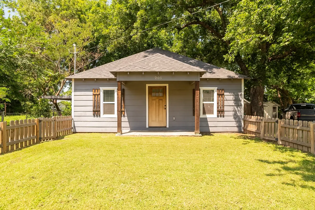 205 E Nelson Street, Bowie, TX 76230 - #1