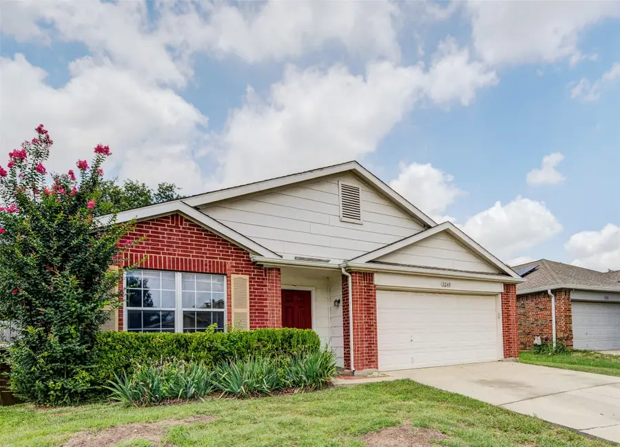 3240 Bent Creek Drive, Denton, TX 76210 - #3