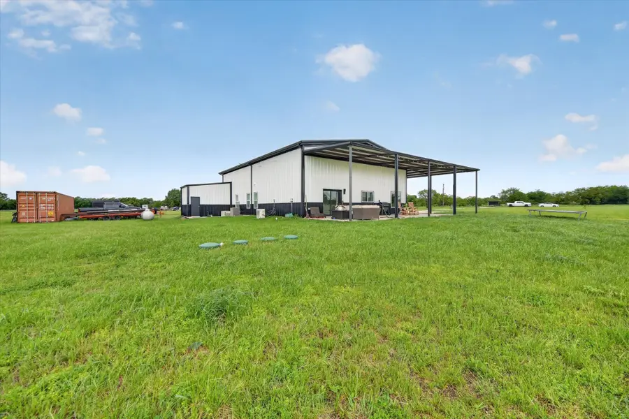 9082 Wolfe Run, Ponder, TX 76259 - #2