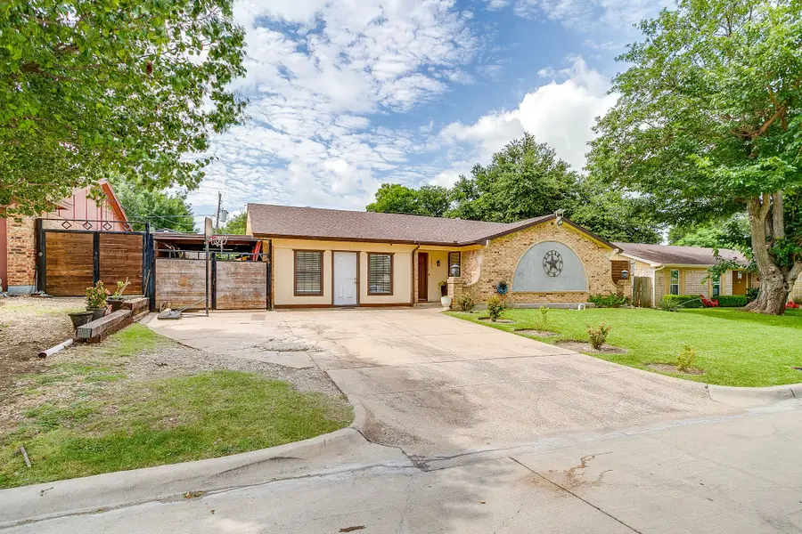 2421 Parkside Drive, Grand Prairie, TX 75052 - #2
