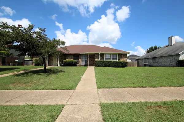 2910 Tanglewood Drive, Lancaster, TX 75134