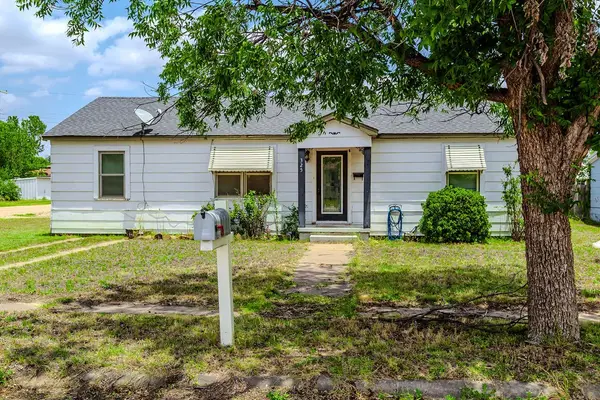 325 NW Avenue I, Hamlin, TX 79520
