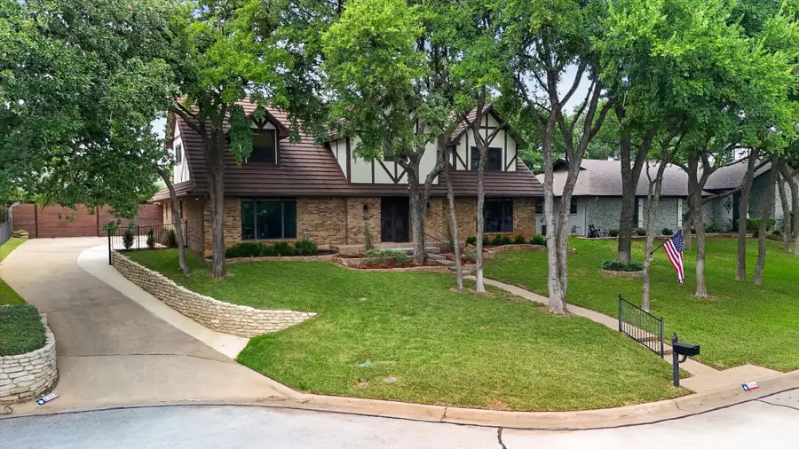 2304 Wakeforest Court, Arlington, TX 76012 - #2