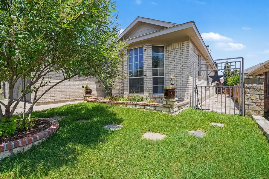 9936 Blue Bell Drive, Fort Worth, TX 76108 - #2