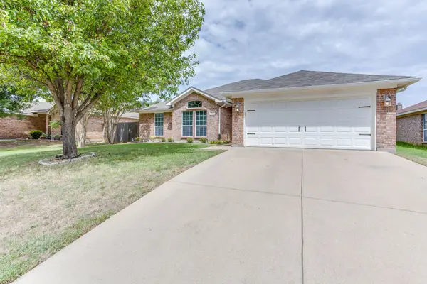 1020 Thistle Meade Circle, Burleson, TX 76028