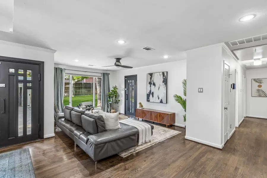9809 Lanshire Drive, Dallas, TX 75238 - #2