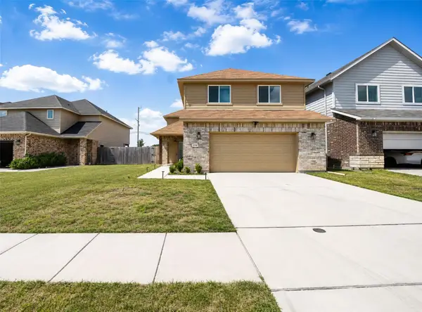 256 Natalie Drive, Grand Prairie, TX 75051