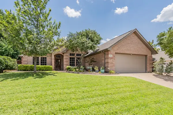 2536 Oak Brook Drive, Bedford, TX 76021