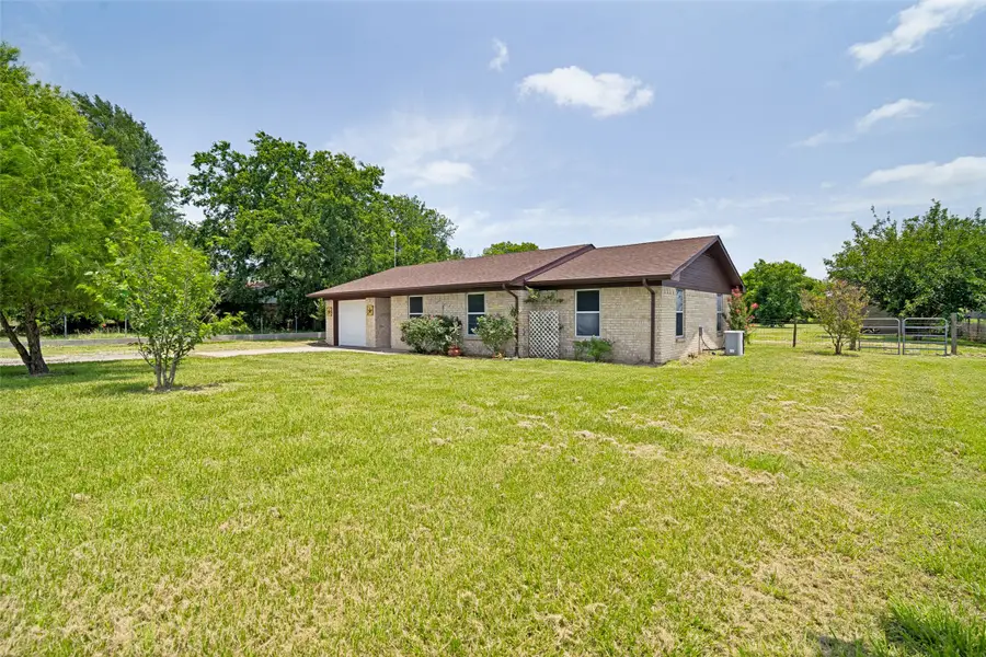 6105 Country Corner Lane, Terrell, TX 75161 - #2