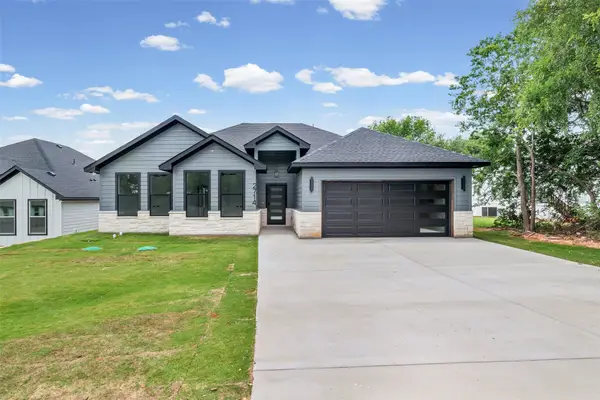 2714 Steepleridge Circle, Granbury, TX 76048