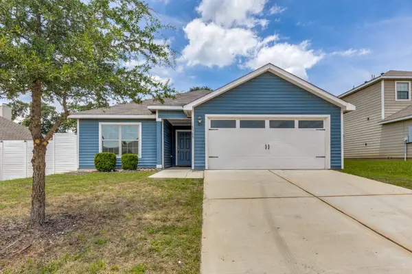1305 Eagle Lake Drive, Azle, TX 76020