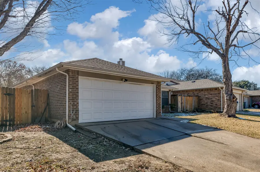 200 Caprock Drive, Arlington, TX 76018 - #3