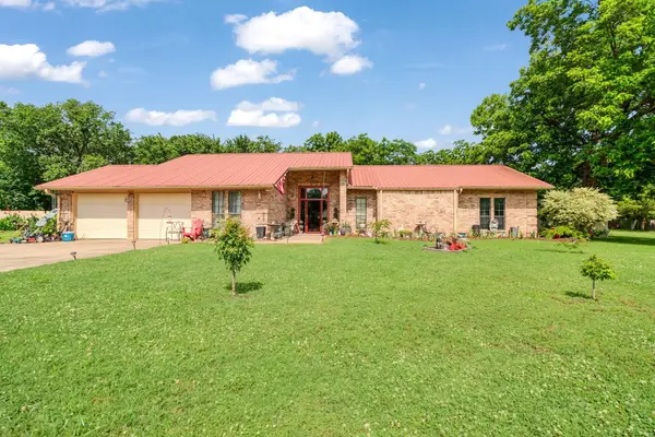 203 1st Street Nw, Detroit, TX 75436