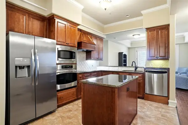 301 Watermere Drive #414, Southlake, TX 76092