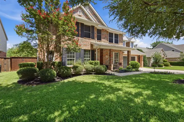 952 Water Oak Drive, Grapevine, TX 76051