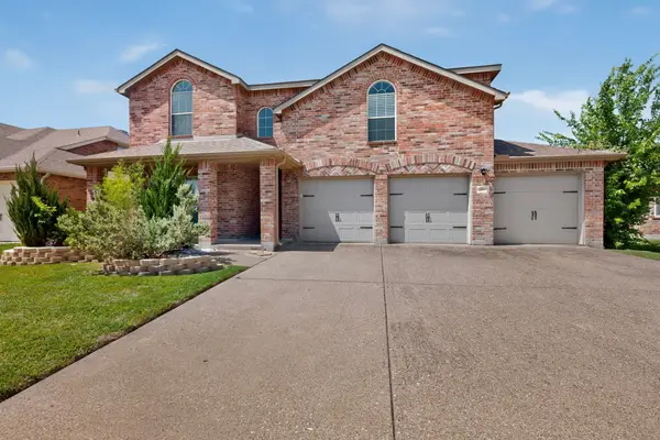 1011 Castroville Drive, Forney, TX 75126