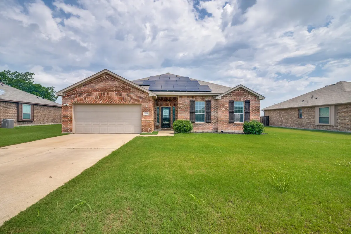 465 Collin Street, Nevada, TX 75173 - #1