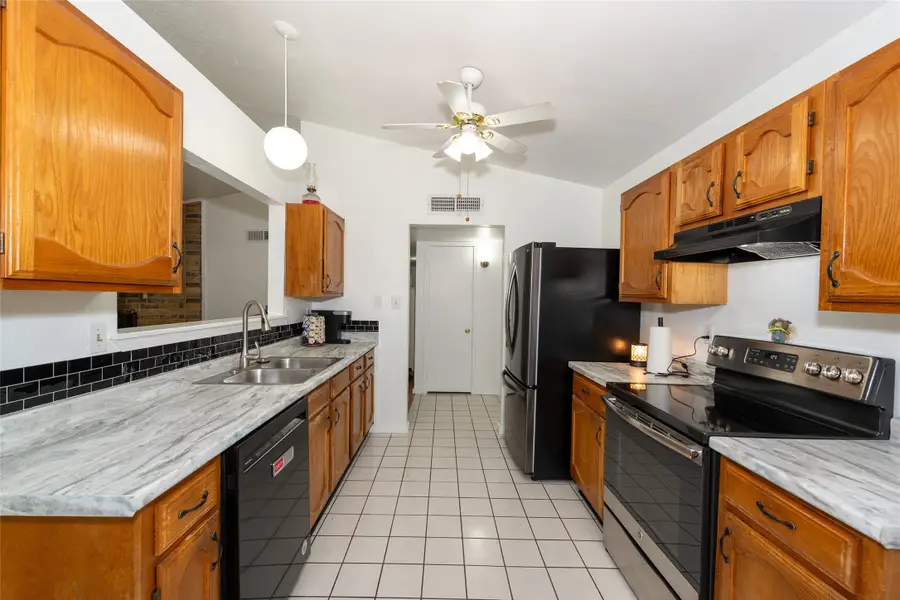 6700 Sunnybank Drive, Fort Worth, TX 76137 - #3