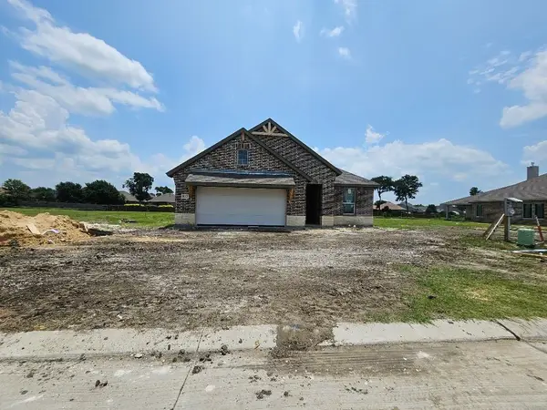 813 Silverleaf Drive, Ennis, TX 75119