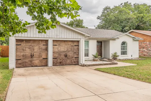 5612 Macgregor Drive, Haltom City, TX 76148