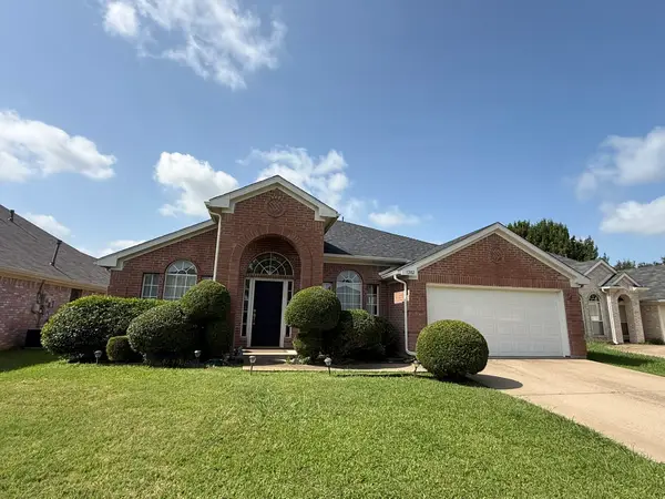 1202 Golden View Court, Arlington, TX 76001