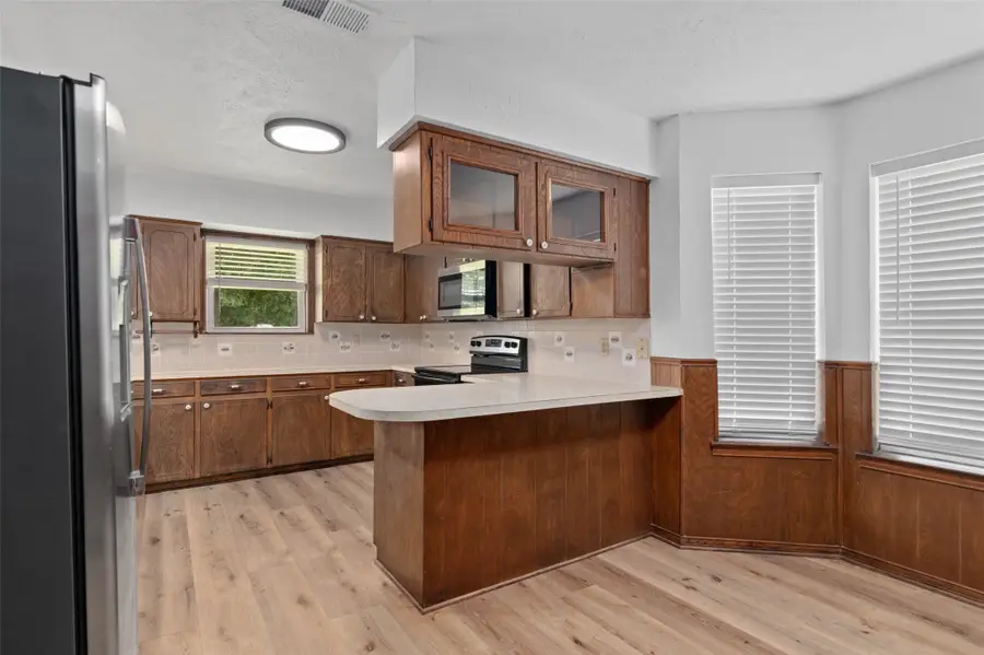301 E 6th Street, Krum, TX 76249 - #2