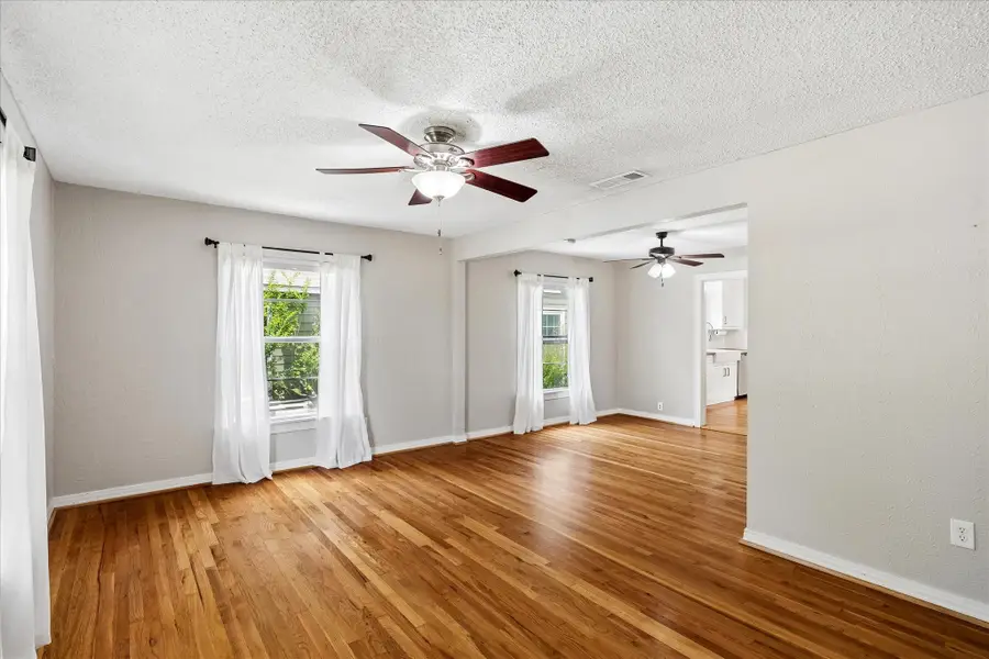 4708 Calmont Avenue, Fort Worth, TX 76107 - #3
