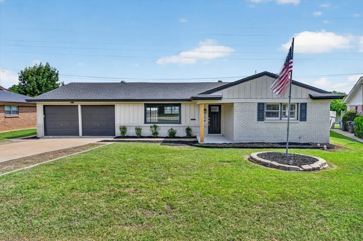 154 Hallmark Drive W, Fort Worth, TX 76134 - #1