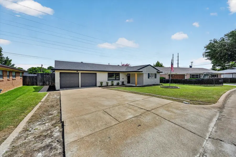 154 Hallmark Drive W, Fort Worth, TX 76134 - #2