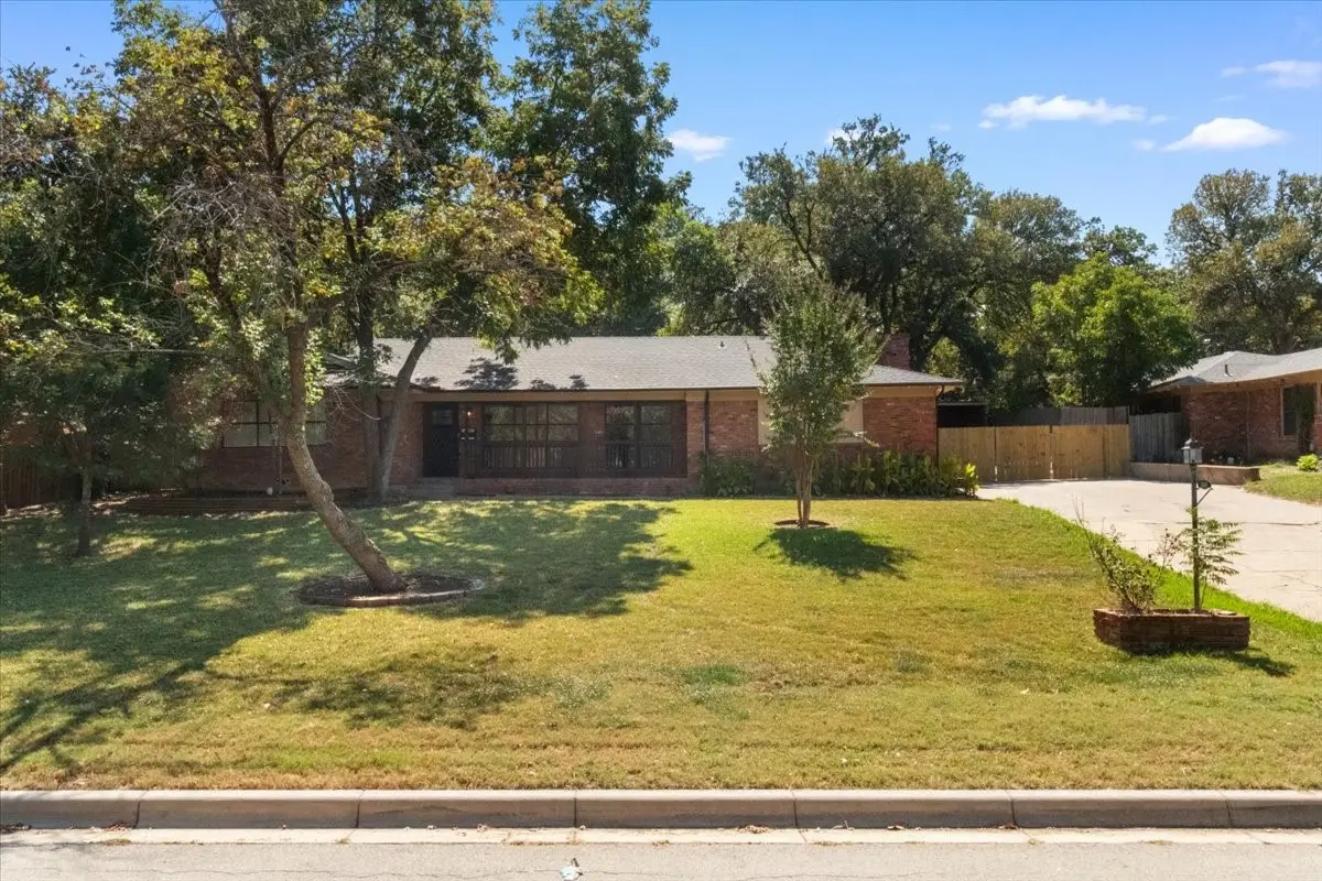 6000 Monterrey Drive, Fort Worth, TX 76112 - #1