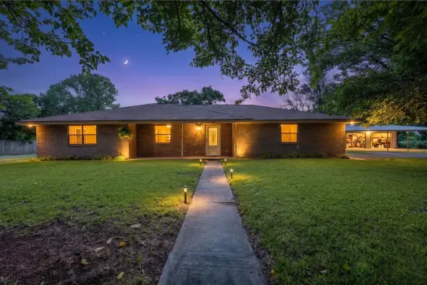 131 S Crescent Street, Gorman, TX 76454