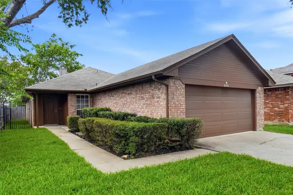 6701 Driffield Circle W, North Richland Hills, TX 76182