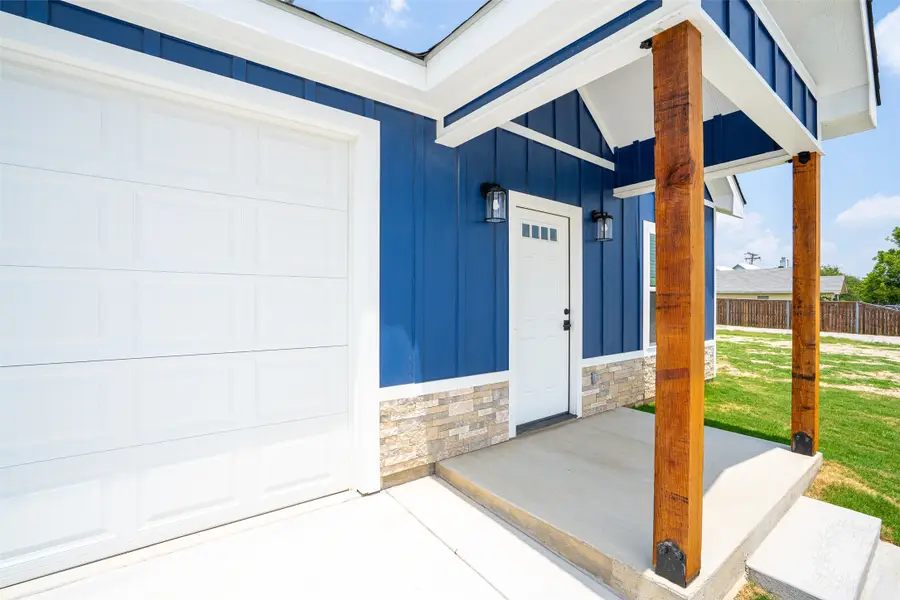 710 N Post Oak Street, Dublin, TX 76446 - #2