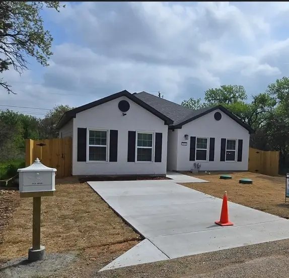 3513 Tomahawk Drive, Granbury, TX 76048 - #1