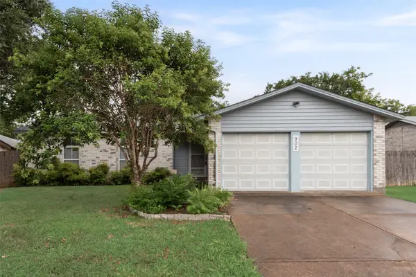 902 Dawnview Street, Arlington, TX 76014