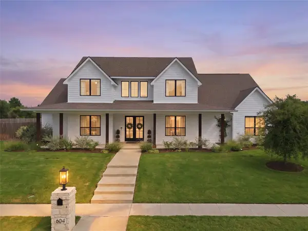604 Lindsay Lane, Robinson, TX 76706